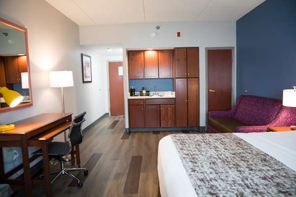  - SureStay Plus Hotel by Best Western Airport Louisville - I-65, Exit 131B