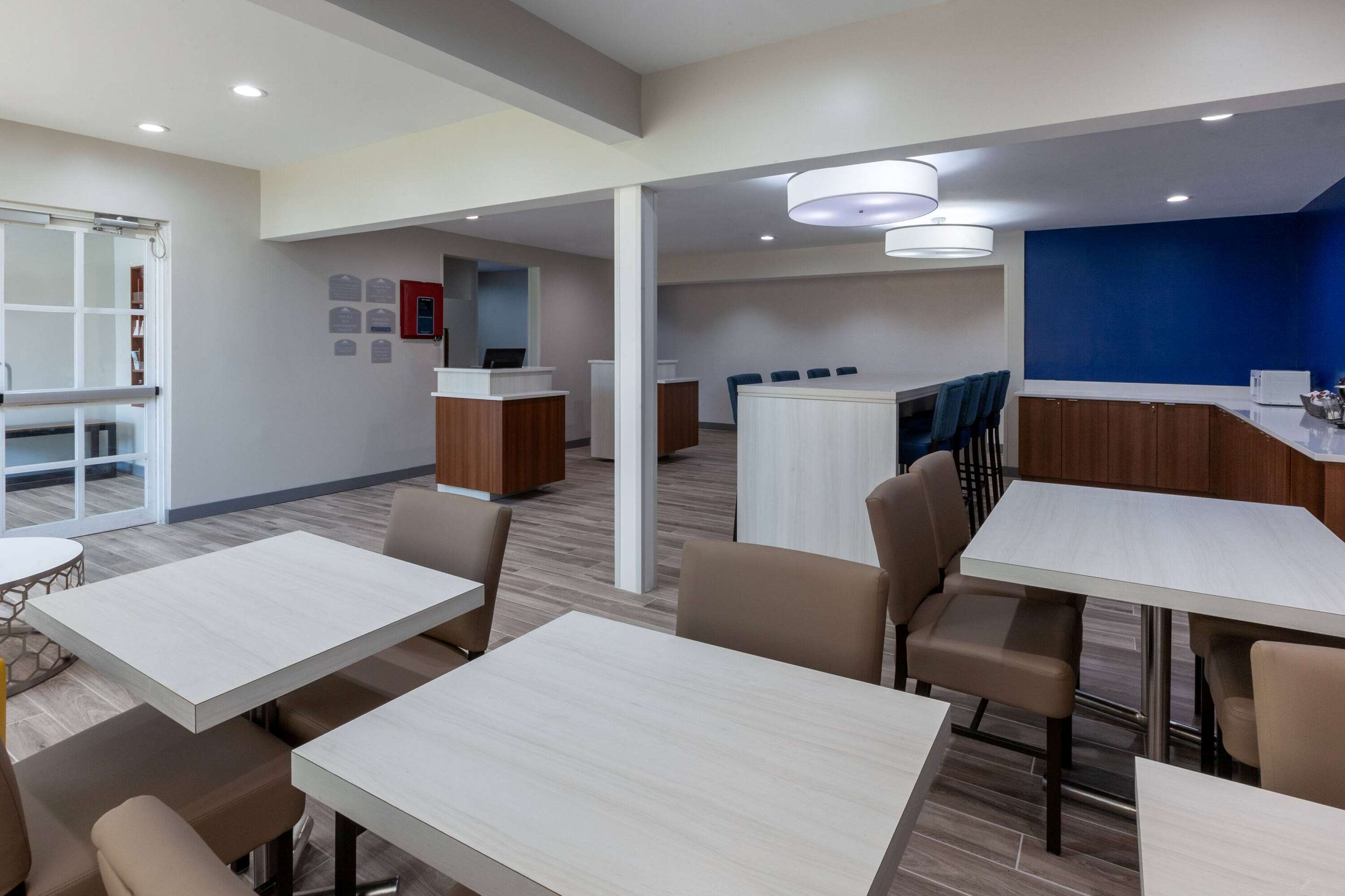 Lobby | Microtel Inn & Suites by Wyndham Sunbury - Columbus North