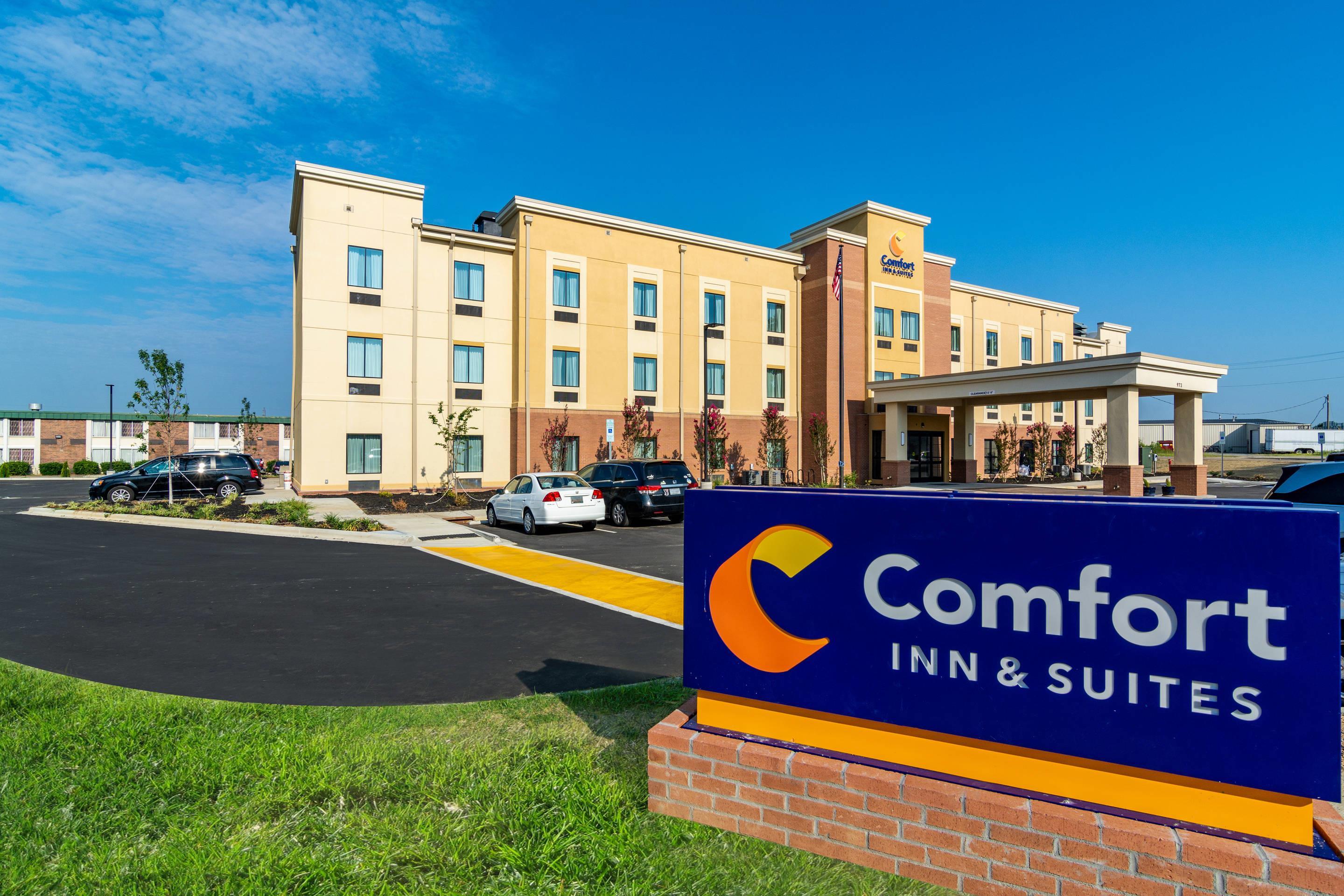 Hotel exterior | Comfort INN AND Suites