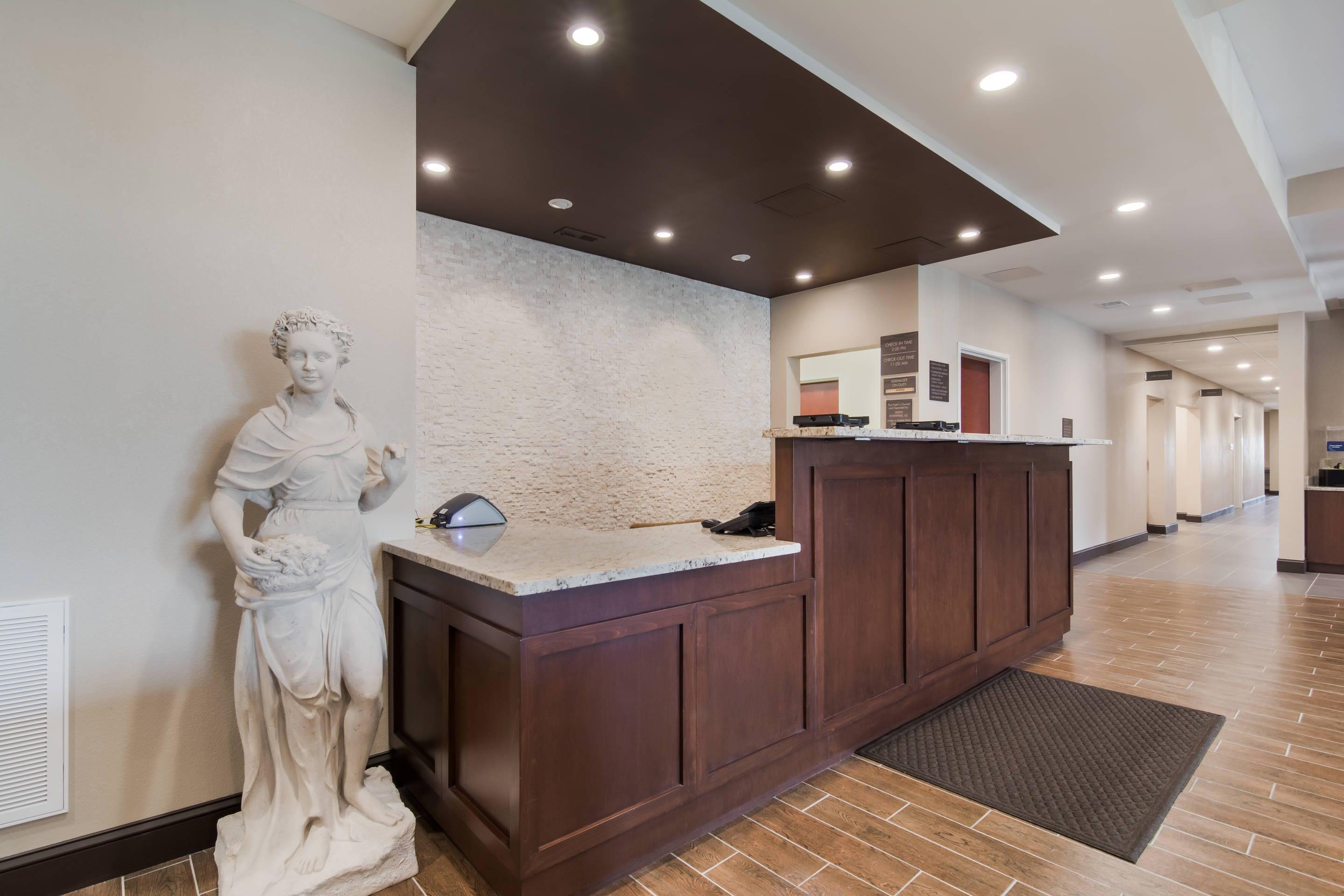 Hotel lobby | Comfort INN AND Suites