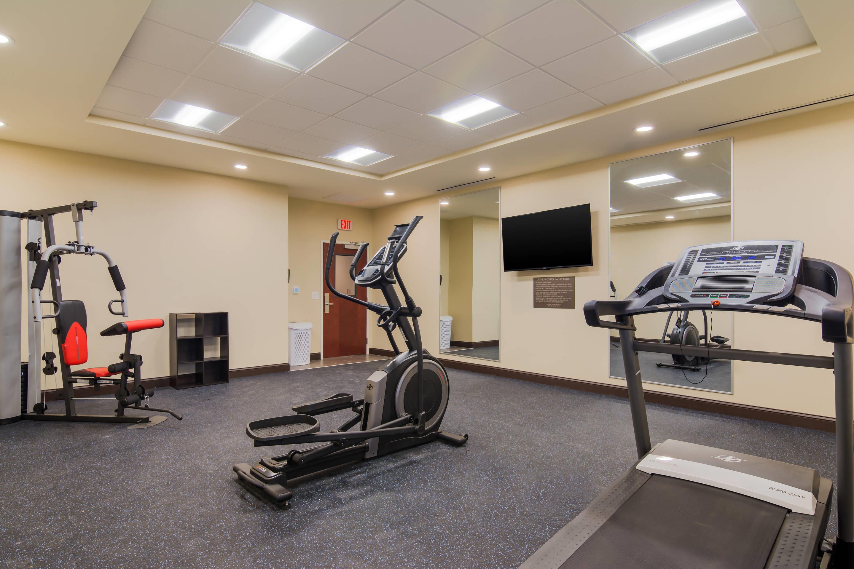 Exercise room | Comfort INN AND Suites