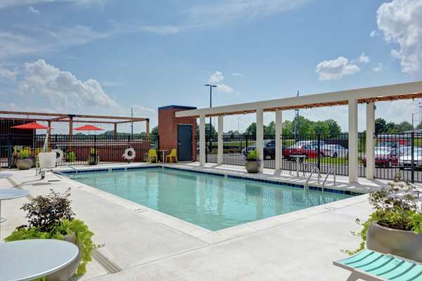 Pool - Home2 Suites by Hilton Madison