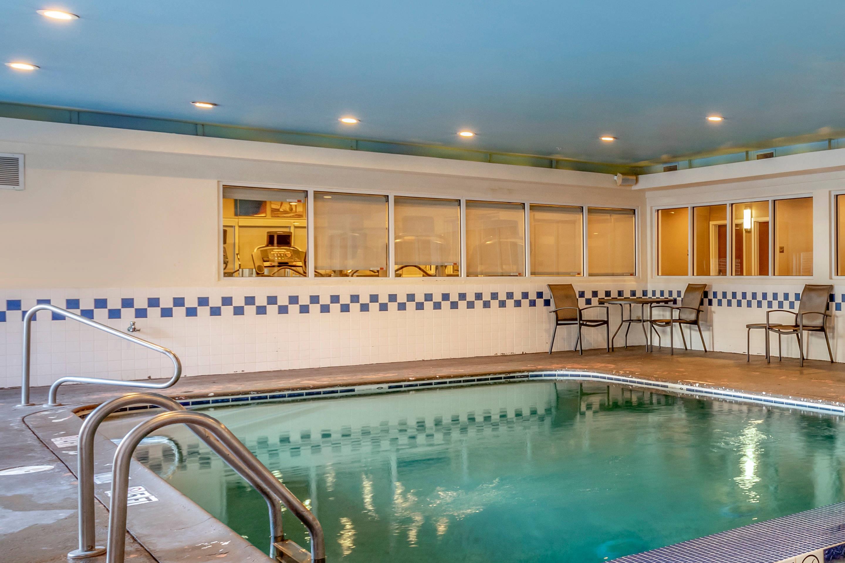 Indoor pool | Comfort Inn & Suites North Dallas - Addison