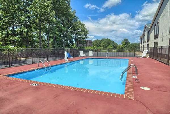 Pool - Baymont Inn & Suites Caddo Valley