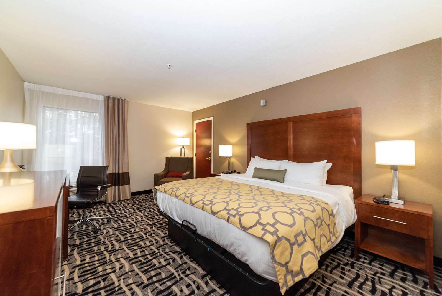 Baymont Inn & Suites Caddo Valley, AR See Discounts