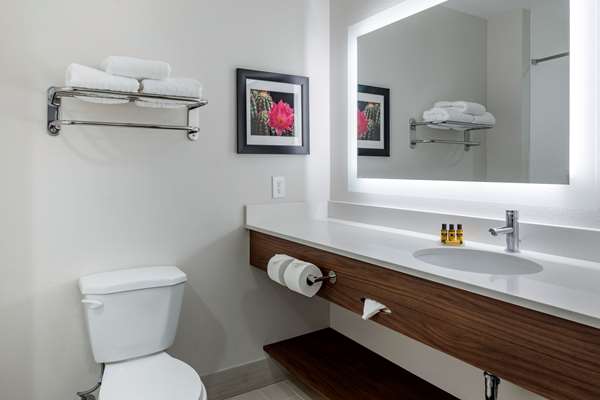  - Best Western Plus Desert View Inn & Suites Cathedral City