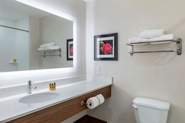  - Best Western Plus Desert View Inn & Suites Cathedral City