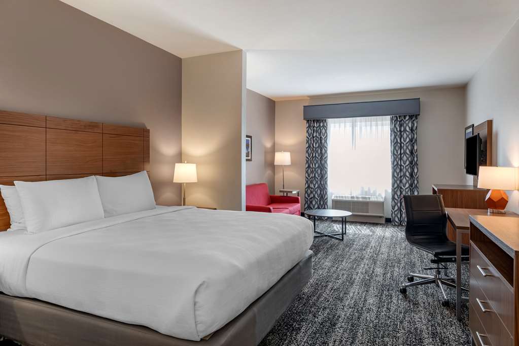 Best Western Plus Coachella Valley Inn & Suites-guestroom-Guest Room,Suite,On-Site.jpg
