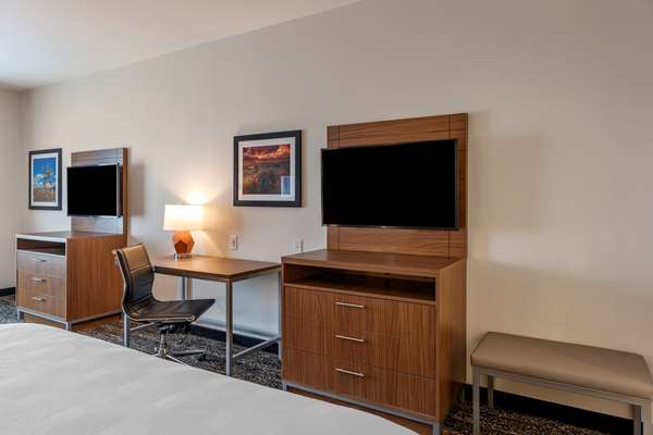 Suite - Best Western Plus Desert View Inn & Suites Cathedral City