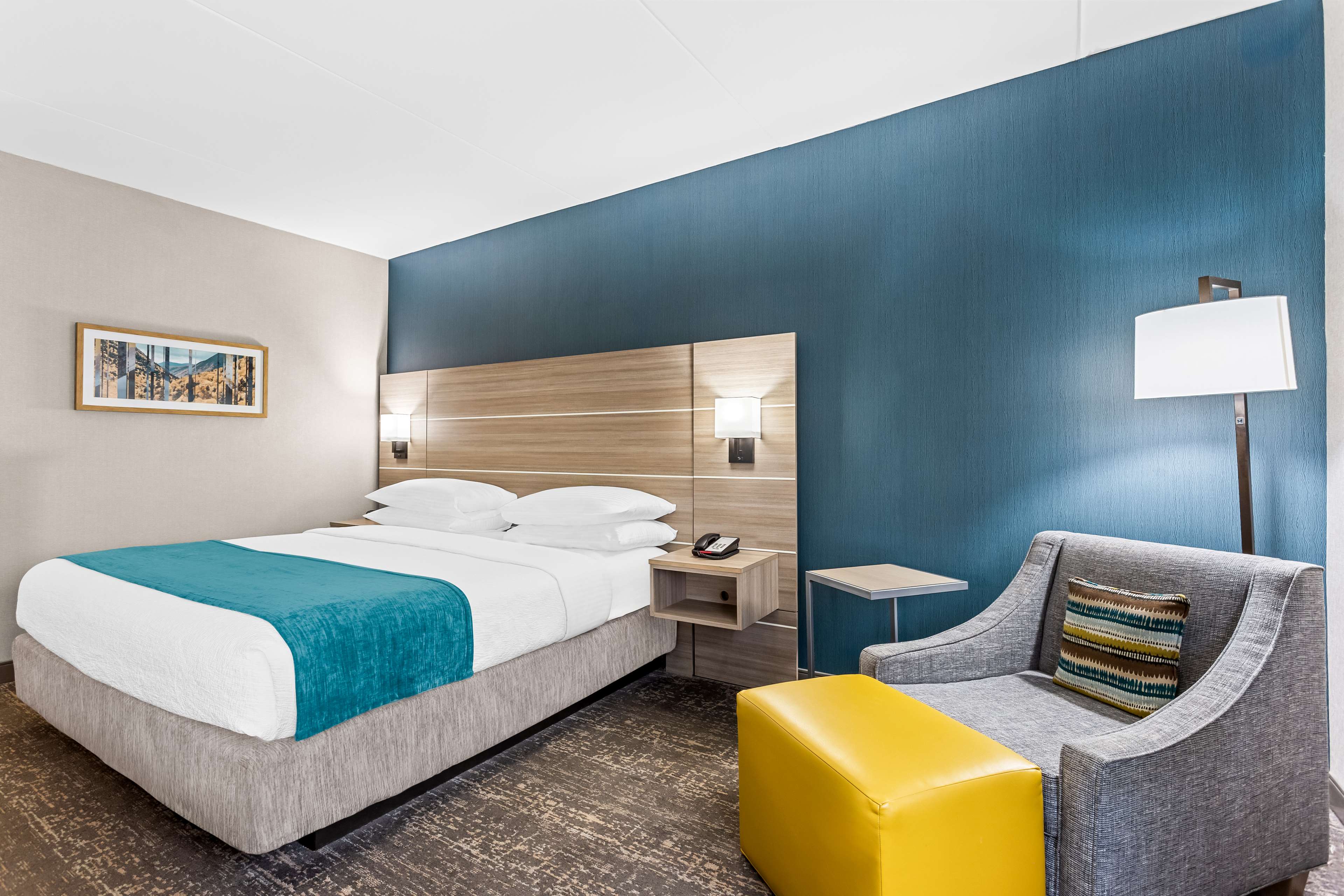 Best Western West Lebanon-Hanover Hotel Room Type - 1 King Bed, Non-Smoking, Microwave And Refrigerator, Full Breakfast