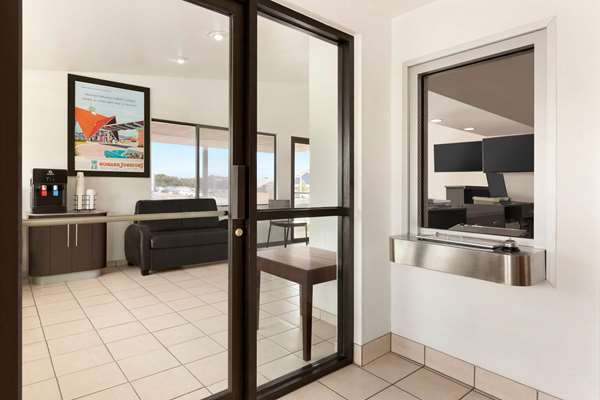  - Howard Johnson Hotel Harrisonburg - I-81, Exit 247