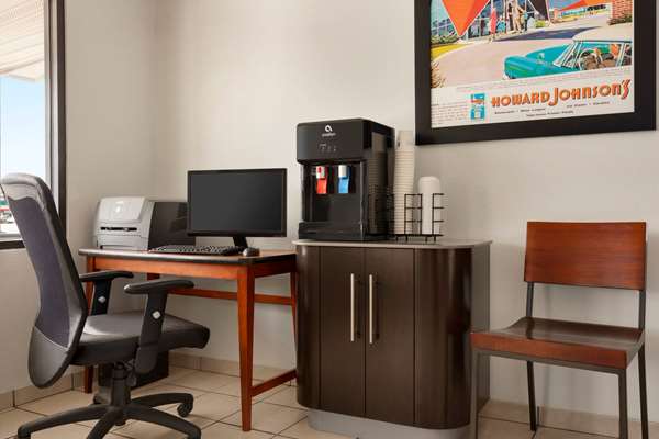 Conference Area - Howard Johnson Hotel Harrisonburg - I-81, Exit 247