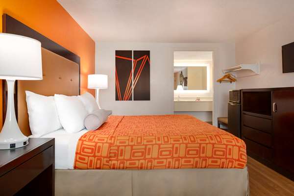  - Howard Johnson Hotel Harrisonburg - I-81, Exit 247