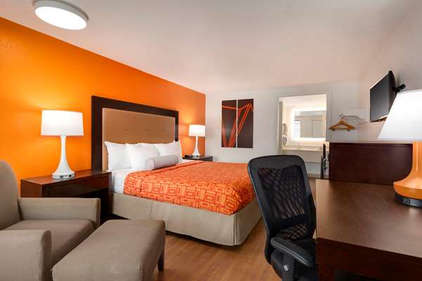  - Howard Johnson Hotel Harrisonburg - I-81, Exit 247