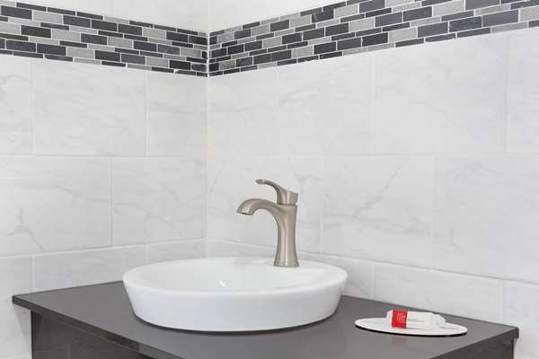  - Howard Johnson Hotel Harrisonburg - I-81, Exit 247