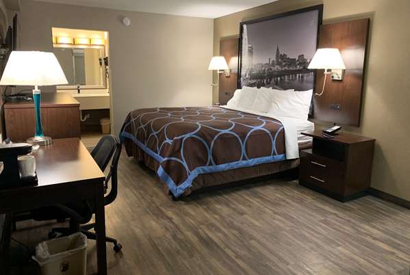  - Super 8 Motel Cookeville - I-40, Exit 287