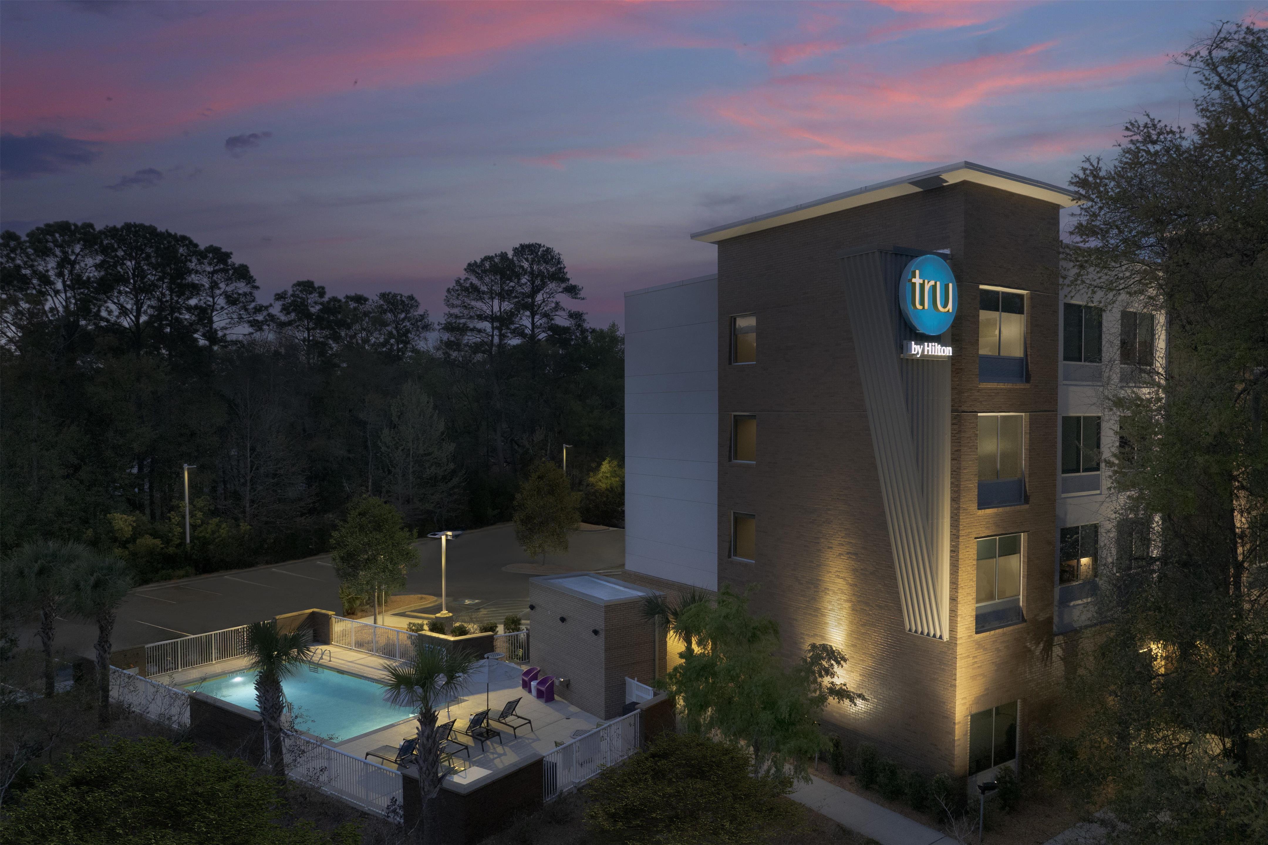 Pool | Tru By Hilton Mt Pleasant Charleston