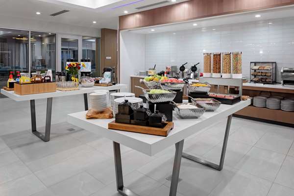 Amenities - Hilton Garden Inn Downtown Colorado Springs - I-25, Exit 142