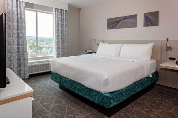  - Hilton Garden Inn Downtown Colorado Springs - I-25, Exit 142