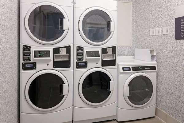  - Hilton Garden Inn Downtown Colorado Springs - I-25, Exit 142