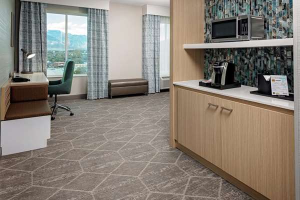  - Hilton Garden Inn Downtown Colorado Springs - I-25, Exit 142