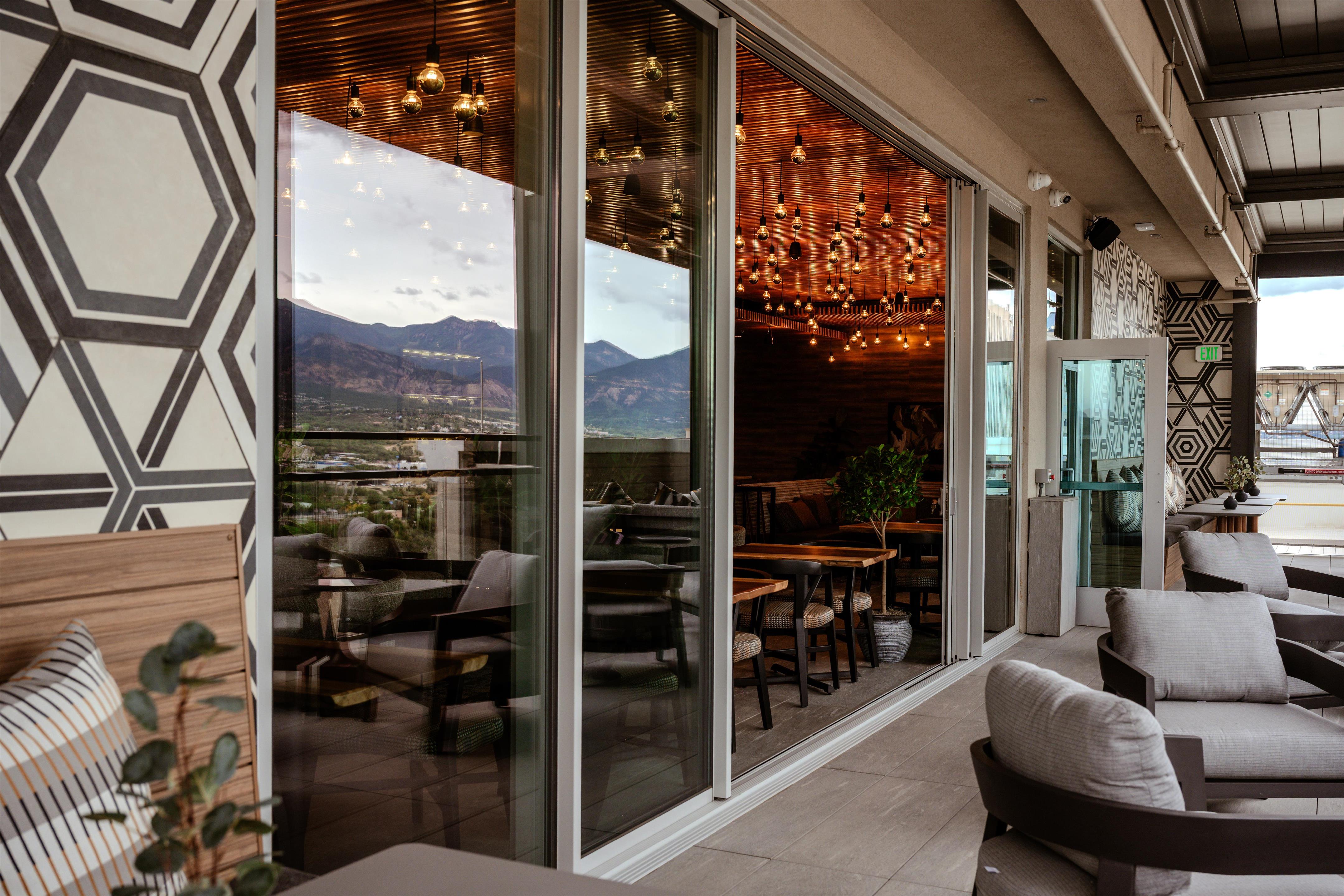 Restaurant | Hilton Garden Inn Colorado Springs Downtown