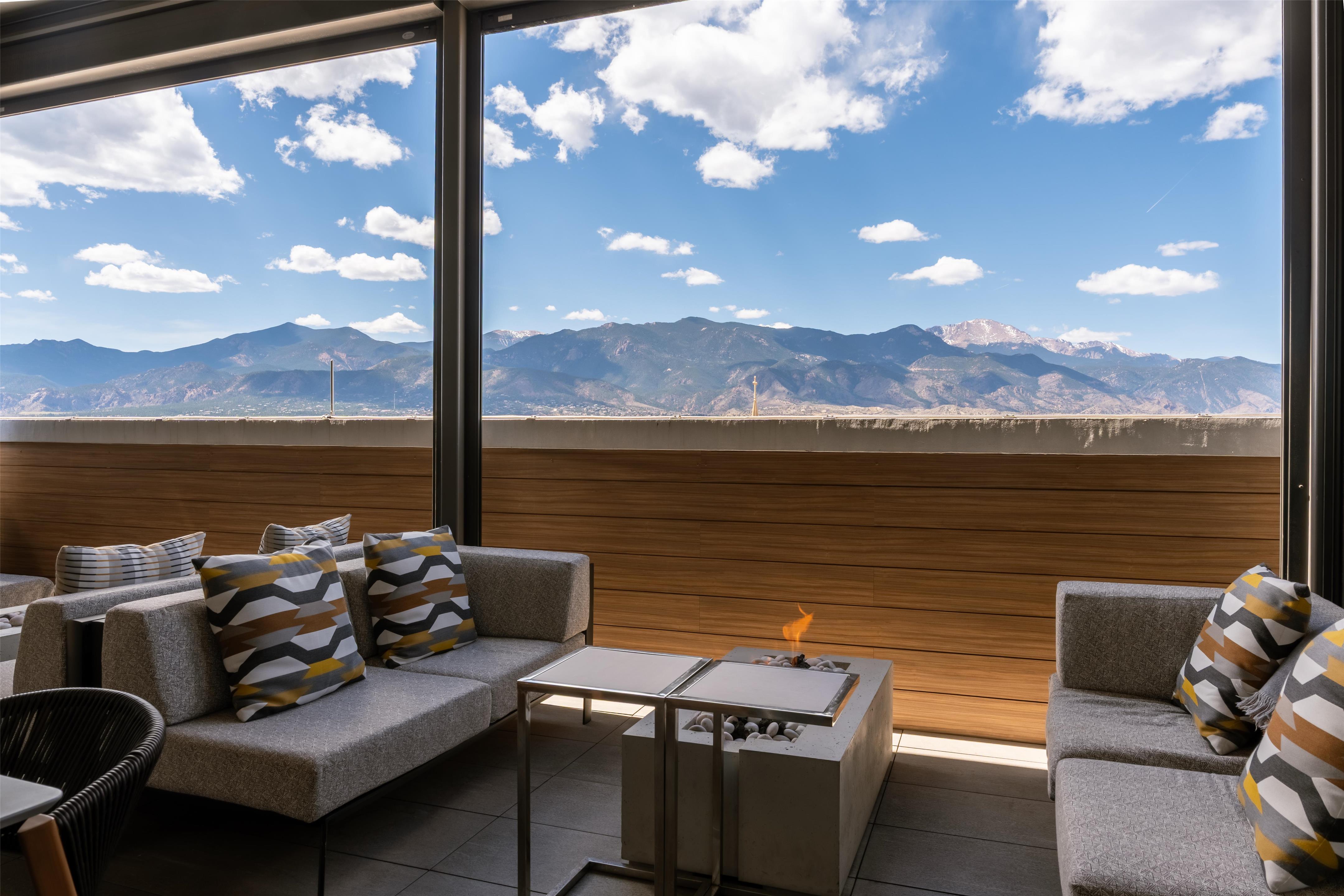 Restaurant | Hilton Garden Inn Colorado Springs Downtown