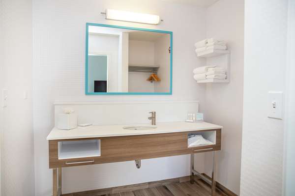  - Hampton Inn Bridgeview