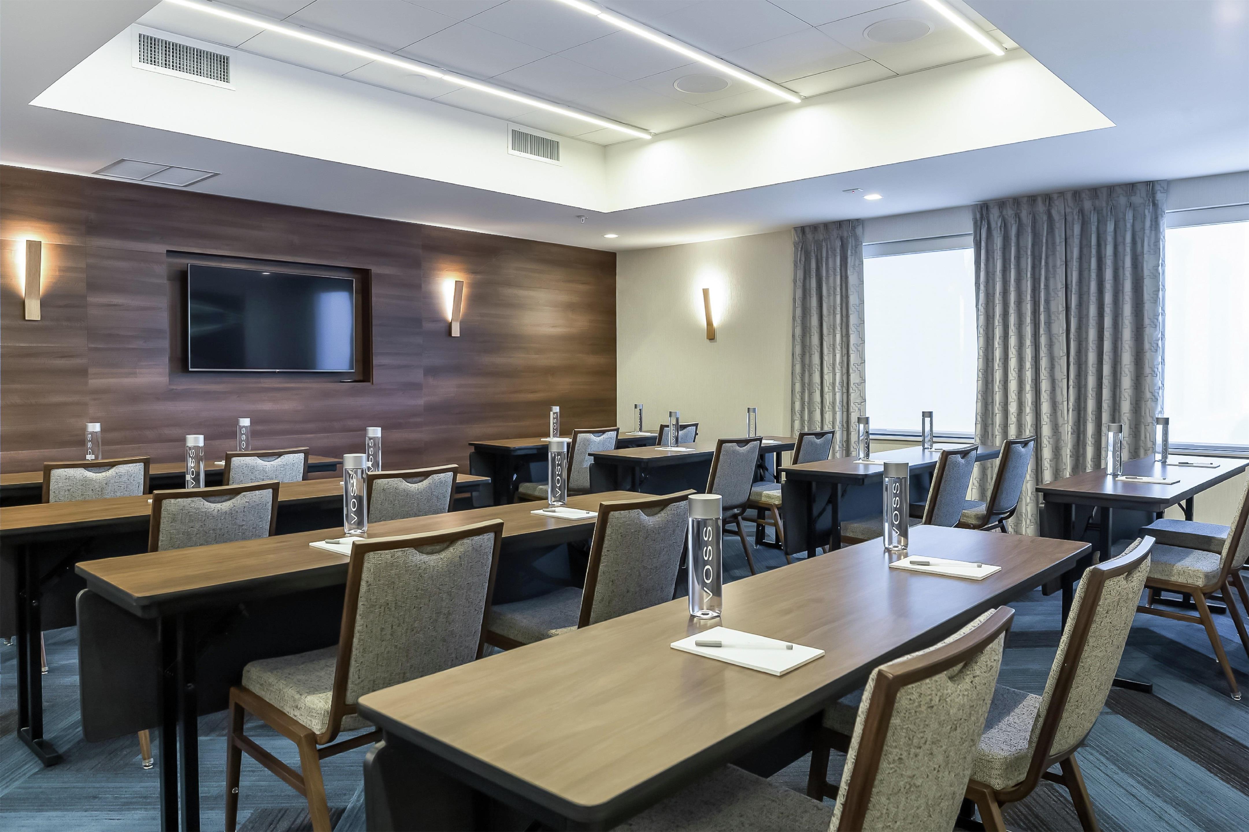 Meeting Room | Hampton Inn & Suites Bridgeview Chicago