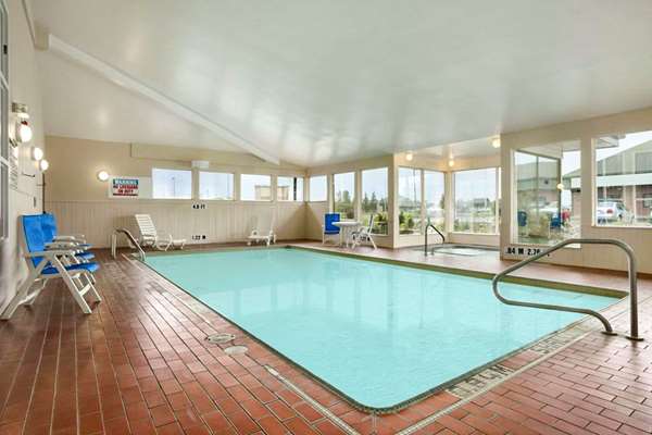 Pool - Quality Inn North Bay