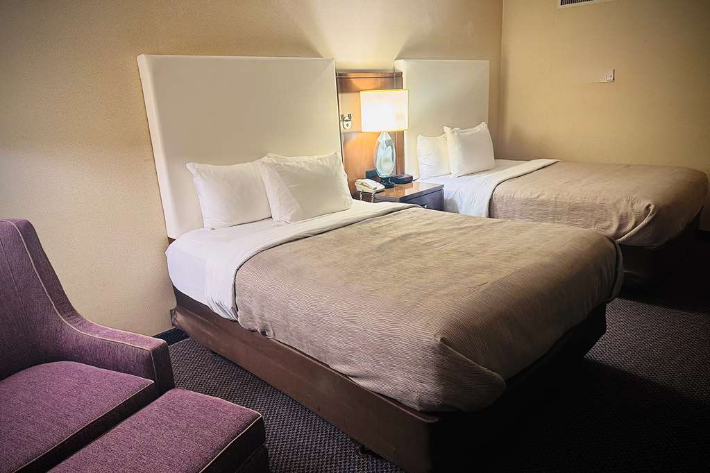 QUALITY INN HORSEHEADS-guestroom-Guest Room,On-Site.jpg