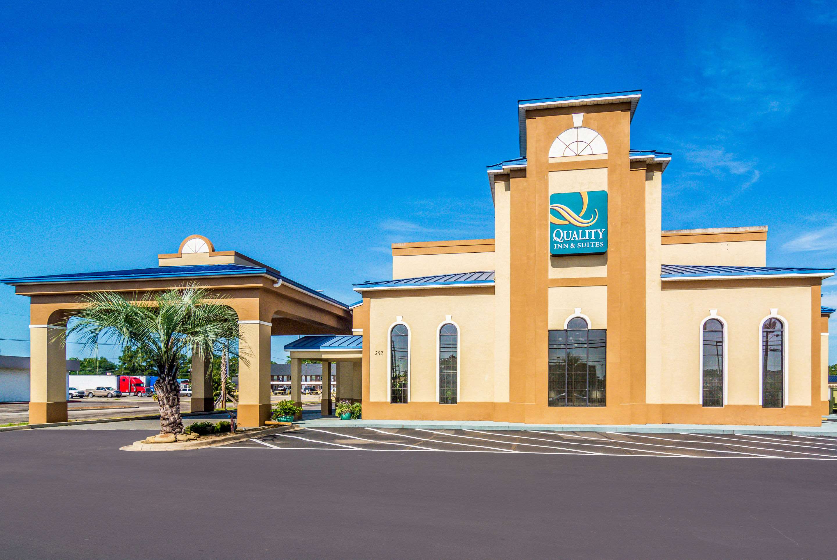 Hotel exterior | Quality Inn & Suites