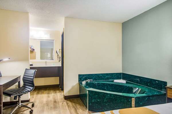  - Quality Inn & Suites Lake City