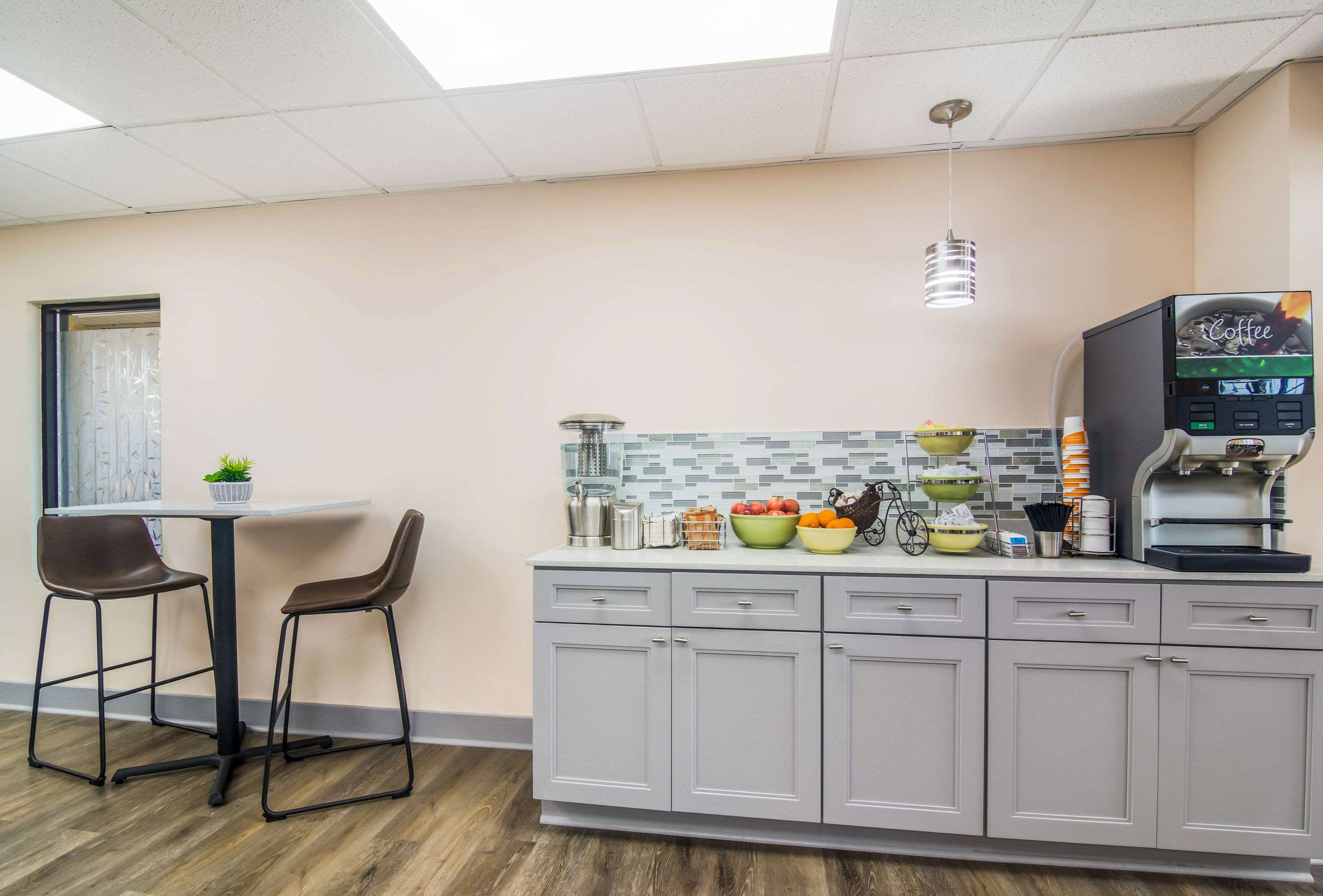 Breakfast area | Quality Inn & Suites