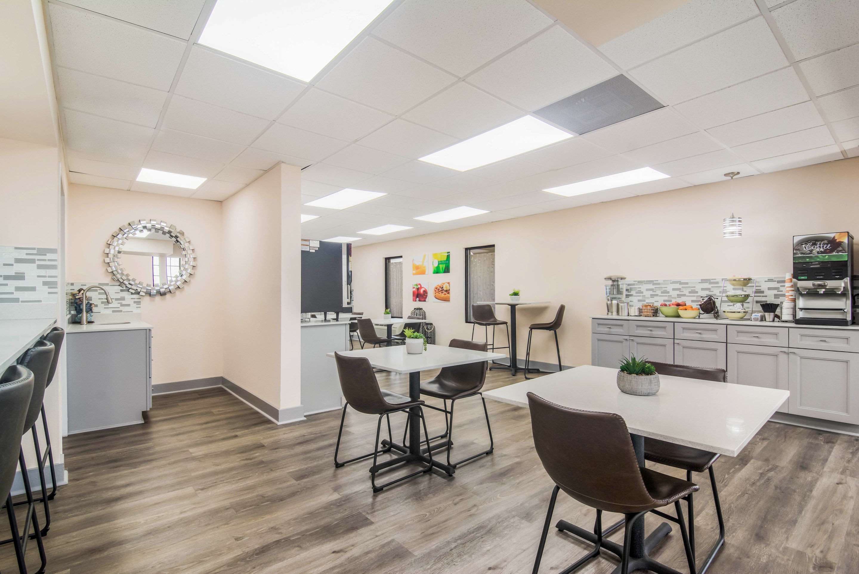 Breakfast area | Quality Inn & Suites