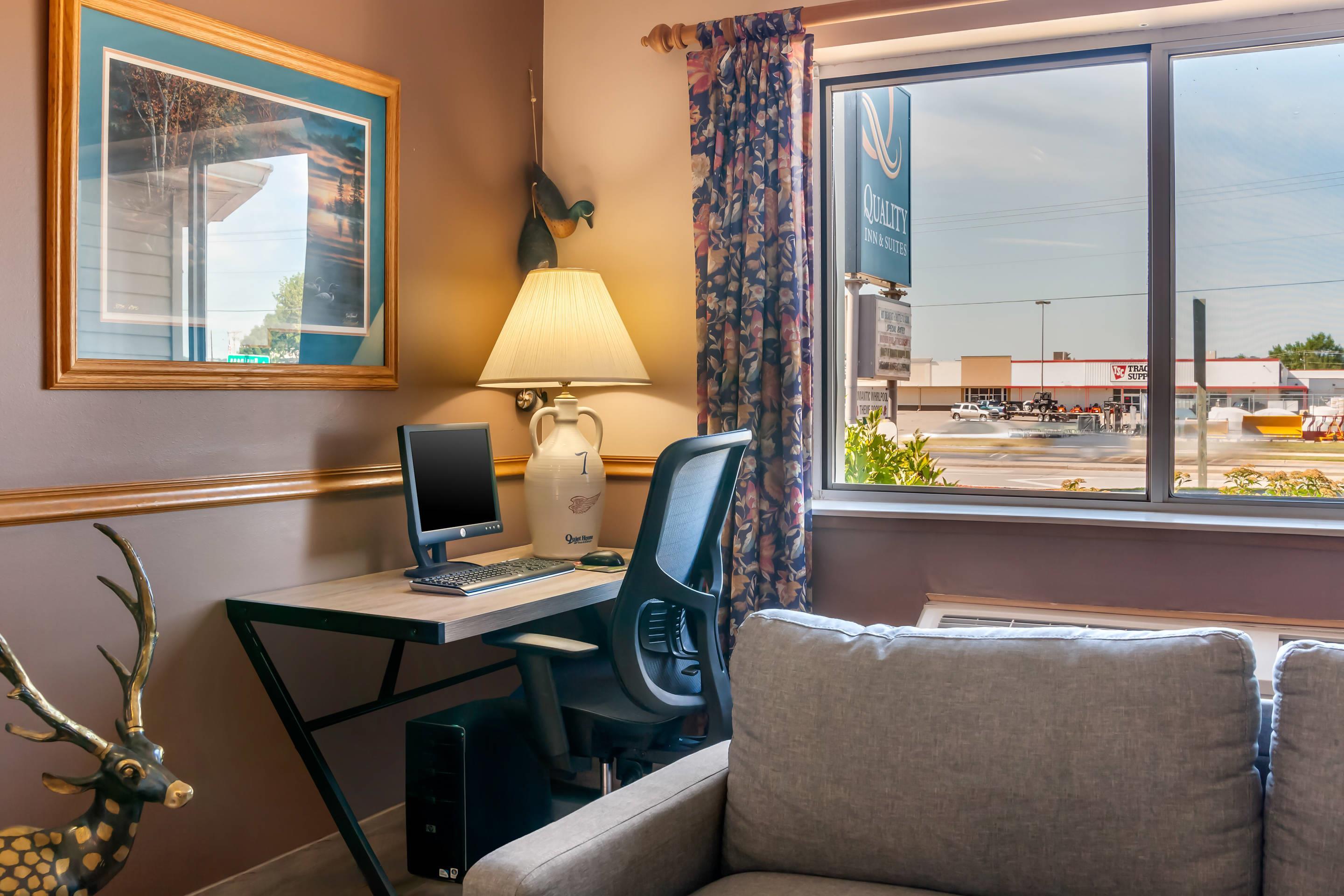 Business center | Quality Inn & Suites
