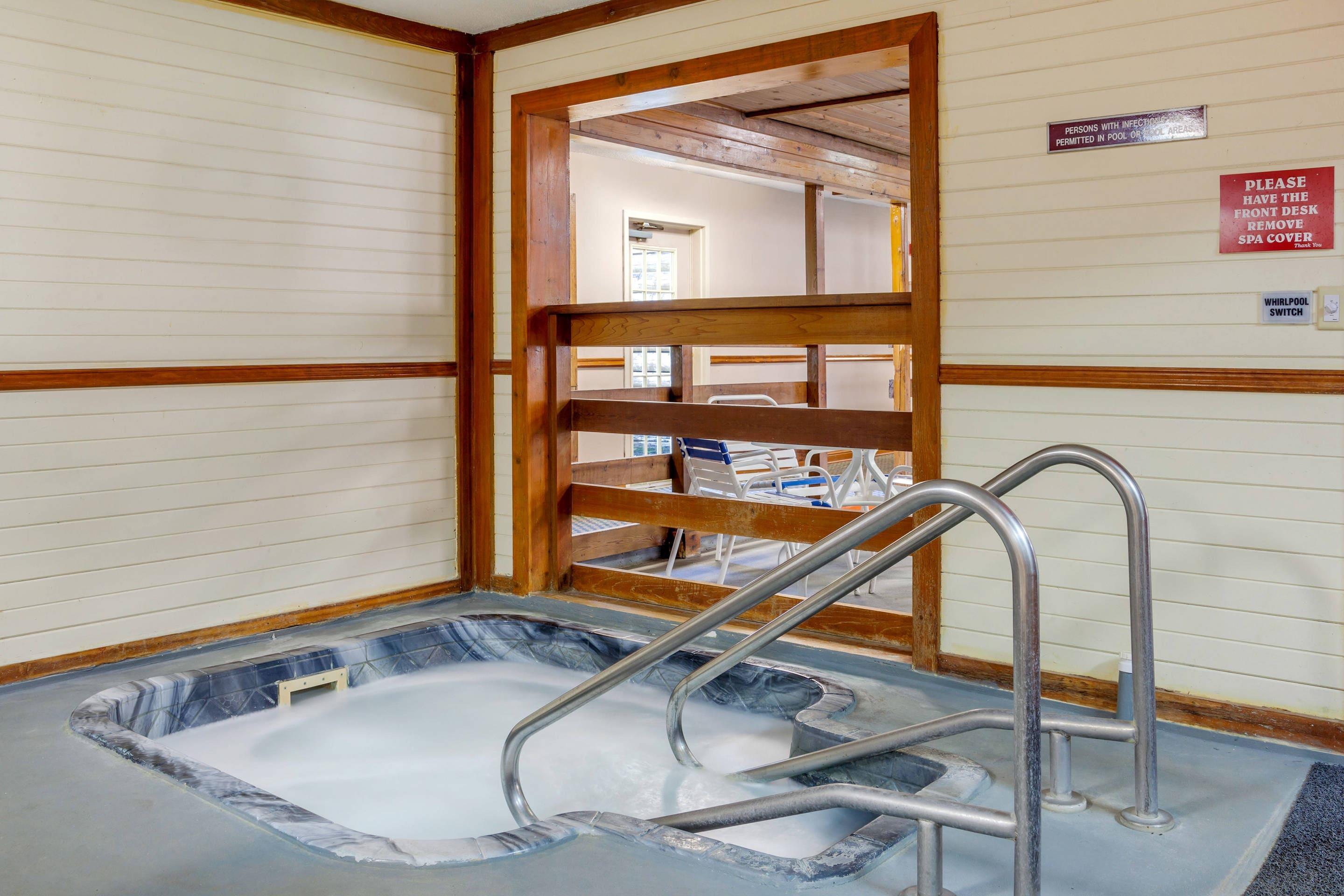 Indoor hot tub | Quality Inn & Suites