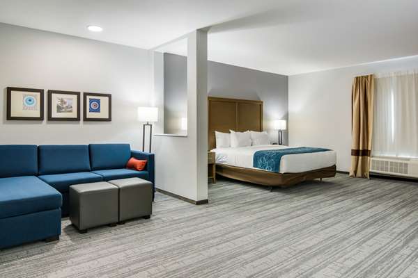 Suite - Comfort Suites South Desoto - I-35, Exit 416