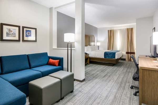 Suite - Comfort Suites South Desoto - I-35, Exit 416