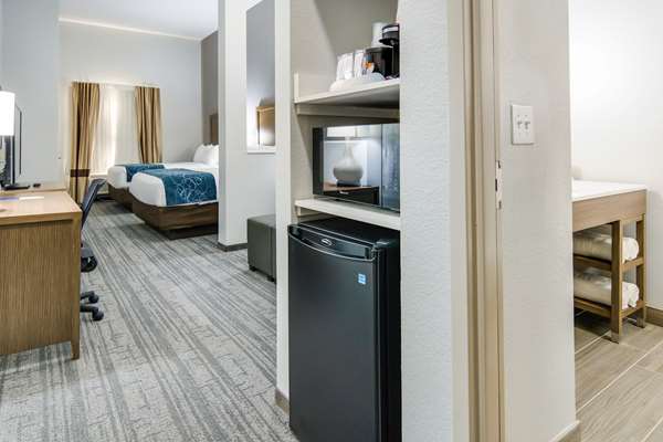 Suite - Comfort Suites South Desoto - I-35, Exit 416