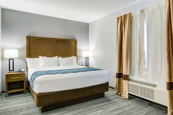 Suite - Comfort Suites South Desoto - I-35, Exit 416