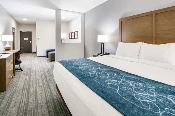 Suite - Comfort Suites South Desoto - I-35, Exit 416