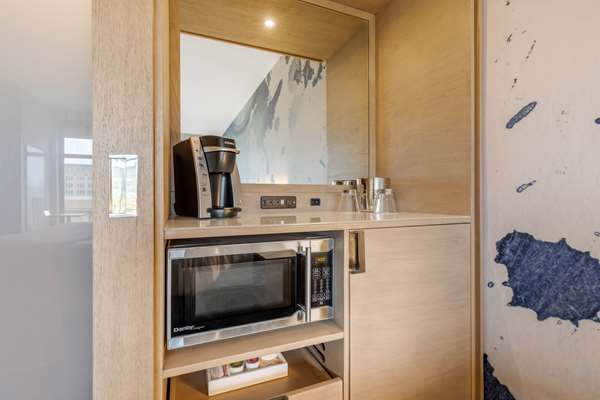  - Cambria Hotel Downtown Milwaukee - I-794, Exit 1E