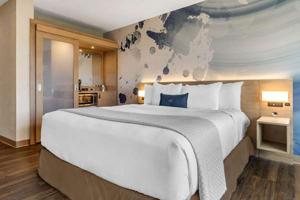  - Cambria Hotel Downtown Milwaukee - I-794, Exit 1E