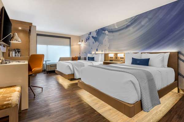  - Cambria Hotel Downtown Milwaukee - I-794, Exit 1E