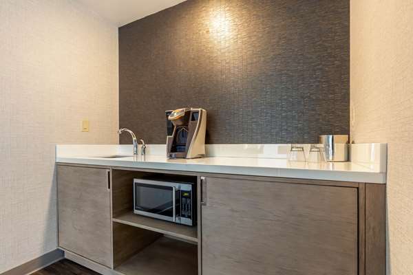Suite - Cambria Hotel Downtown Milwaukee - I-794, Exit 1E