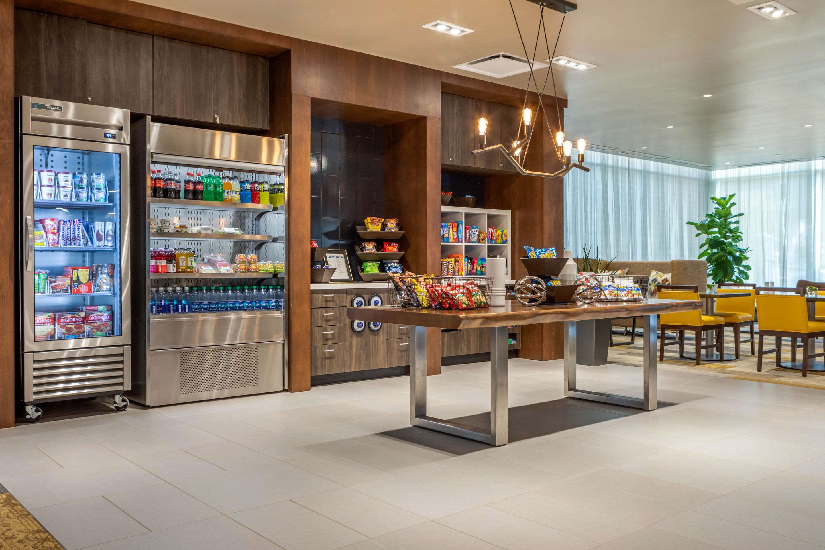 Hotel marketplace | Cambria Hotel Milwaukee Downtown