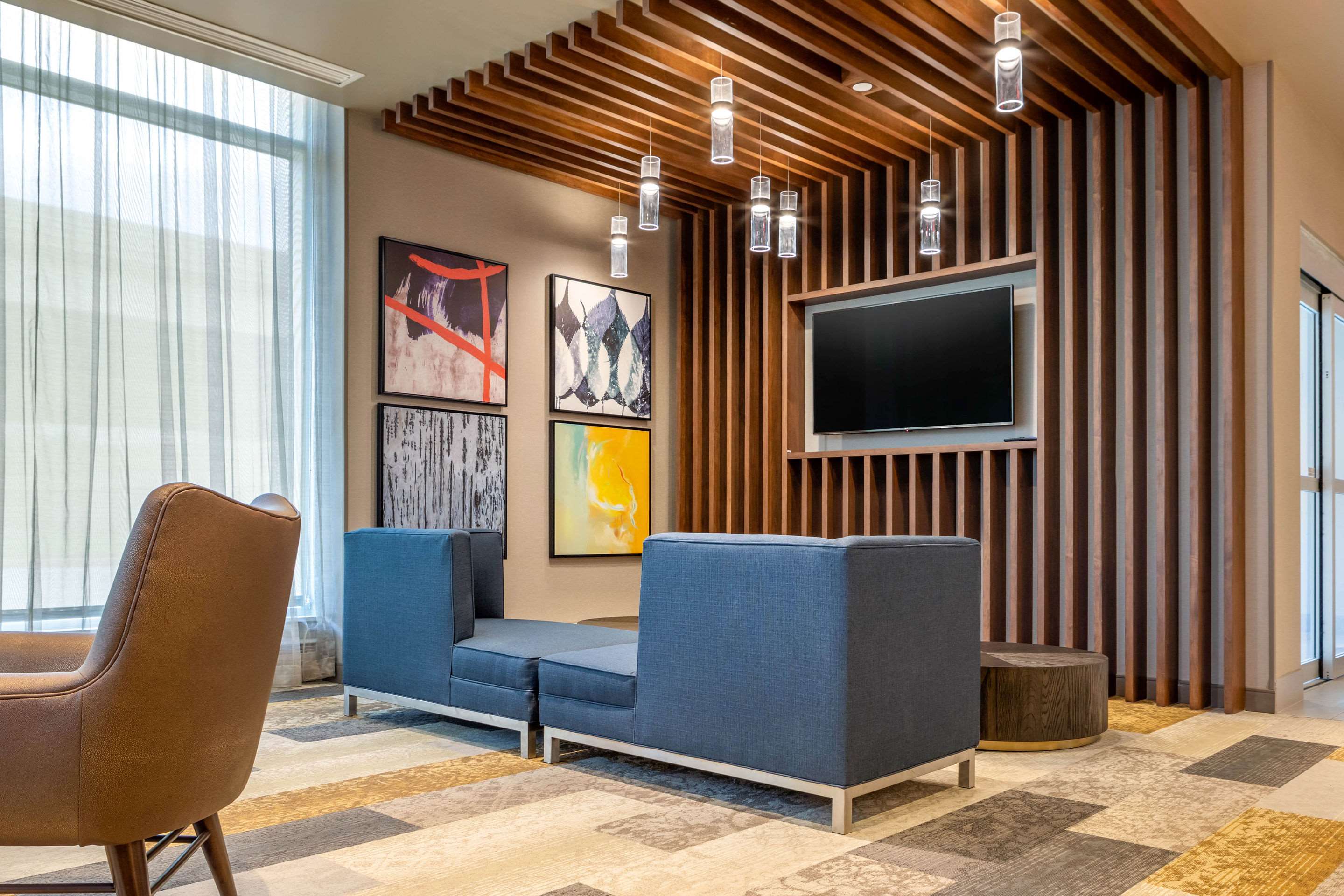 Hotel lobby | Cambria Hotel Milwaukee Downtown
