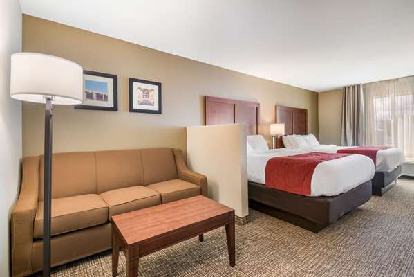 Suite - Comfort Inn & Suites Harrisburg - I-83, Exit 48
