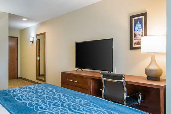 Suite - Comfort Inn & Suites Harrisburg - I-83, Exit 48